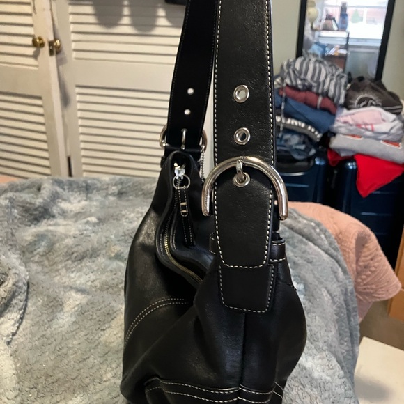 Vintage Coach Black Leather Hobo Shoulder Bag - Picture 3 of 8